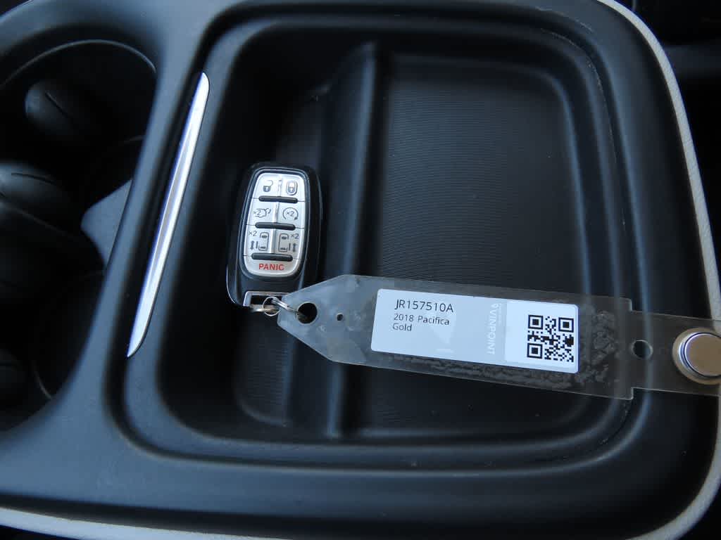 Thumbnail: 2018 Chrysler Pacifica - 25