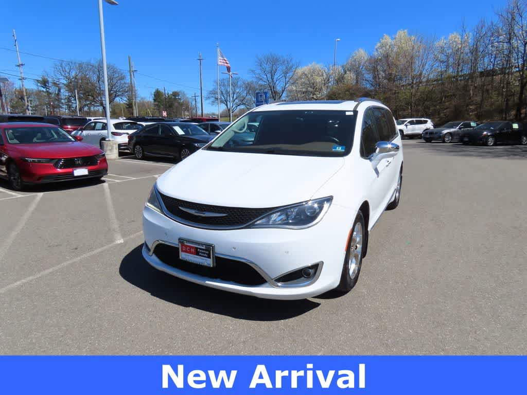 2017 Chrysler Pacifica Limited -
                  Paramus, NJ
