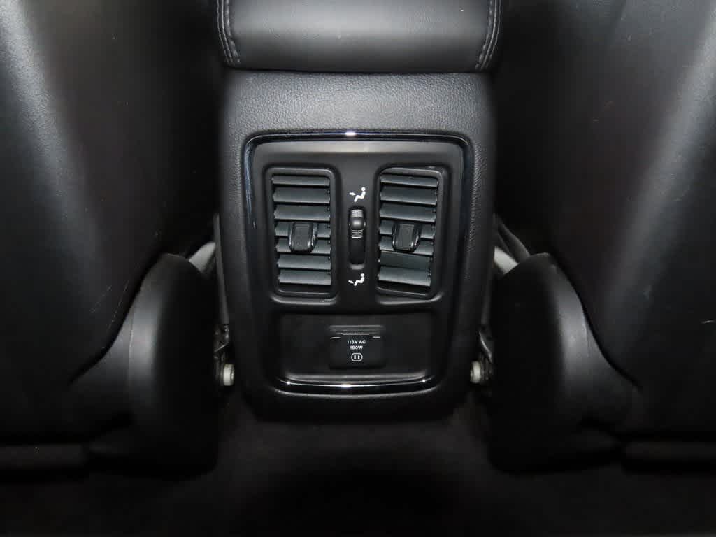Thumbnail: 2011 Jeep Grand Cherokee - 23