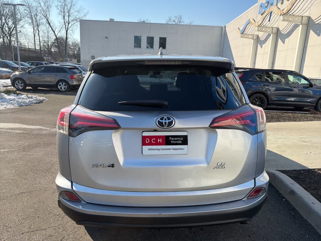 Thumbnail: 2018 Toyota RAV4 - 13