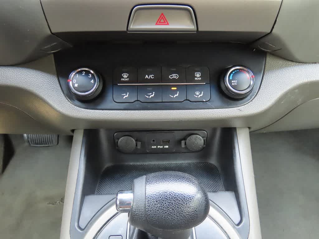 Thumbnail: 2011 Kia Sportage - 20
