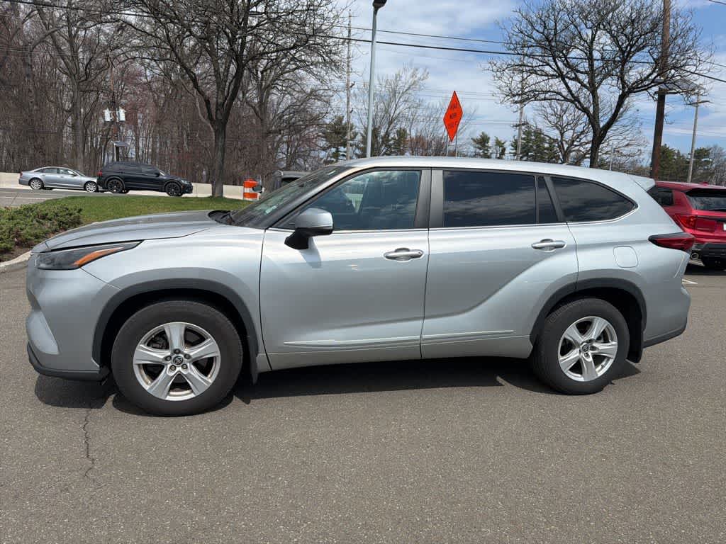 Thumbnail: 2023 Toyota Highlander - 5