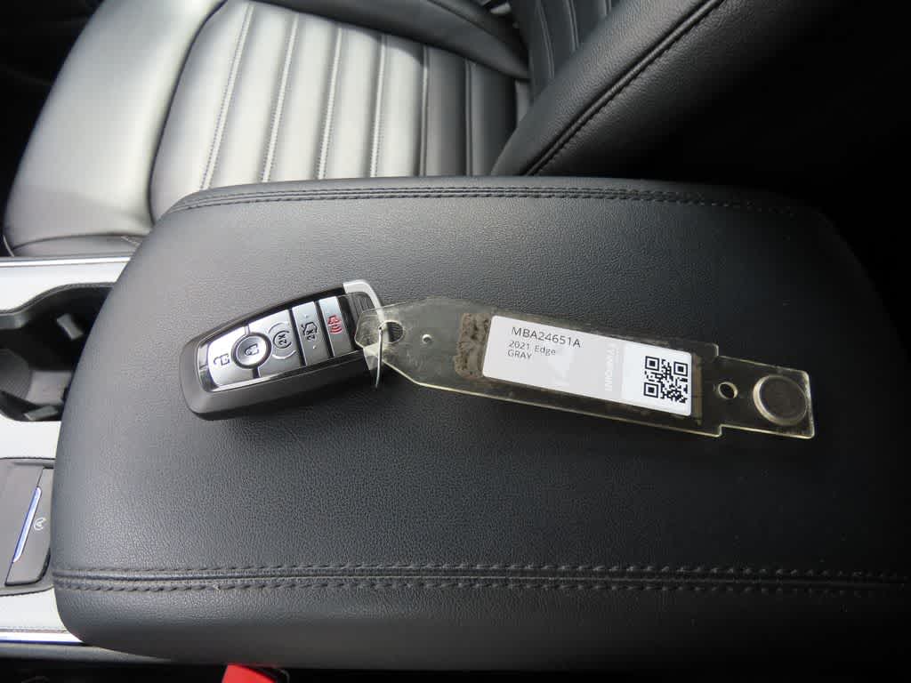 Thumbnail: 2021 Ford Edge - 25