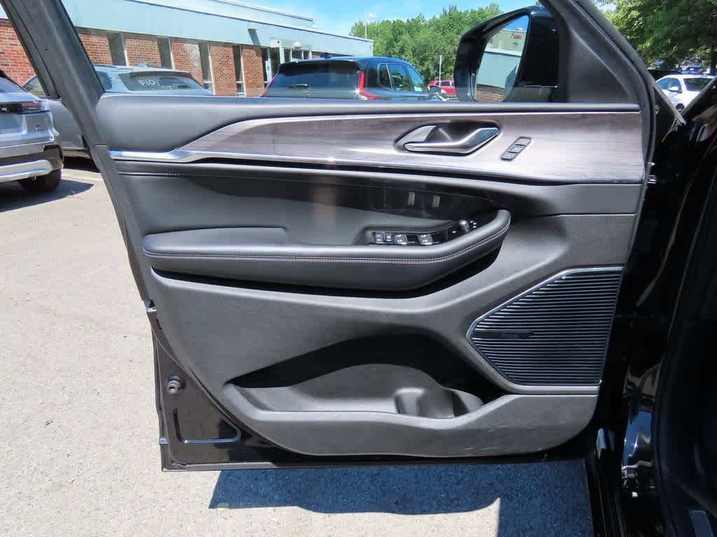 Thumbnail: 2021 Jeep Grand Cherokee L - 20