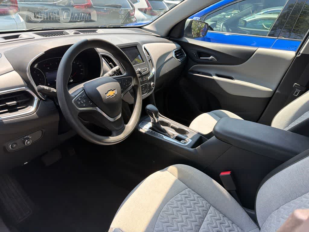 Thumbnail: 2022 Chevrolet Equinox - 10