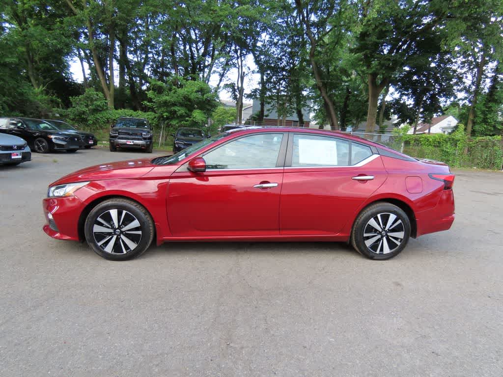 Thumbnail: 2022 Nissan Altima - 3