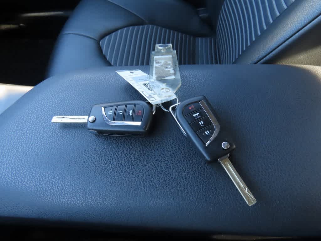 Thumbnail: 2023 Toyota Camry - 24