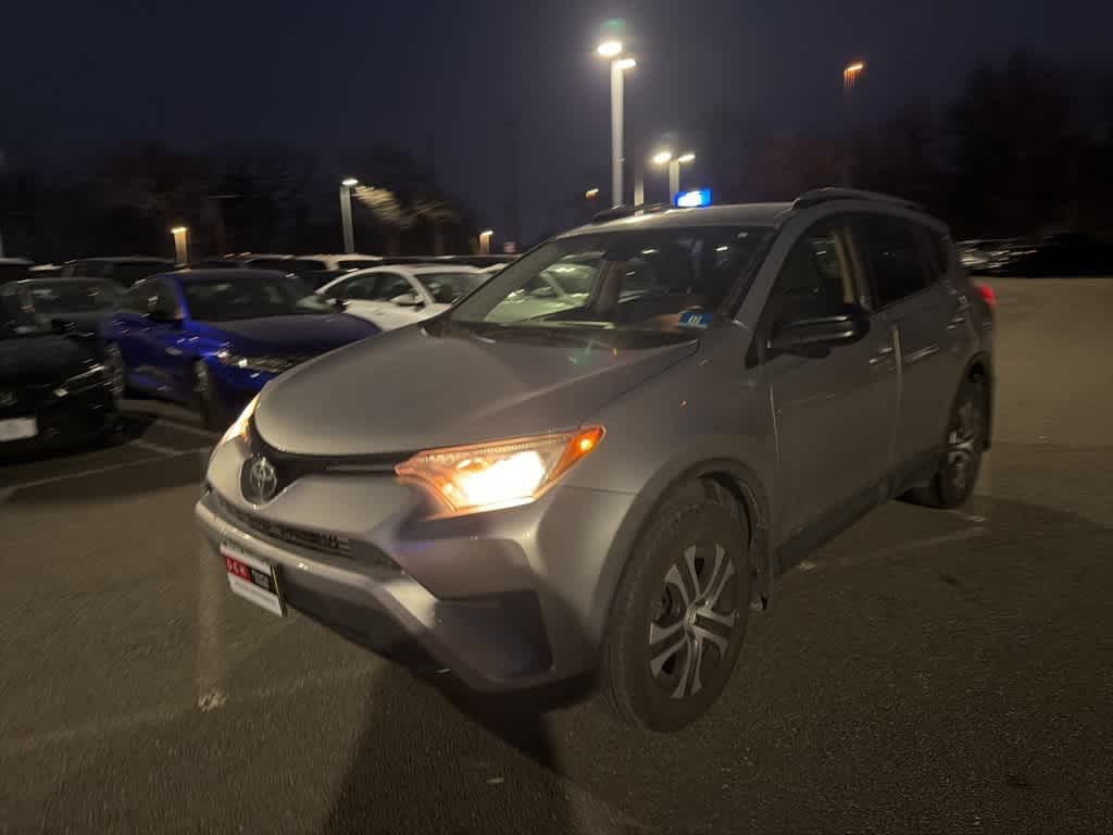 Thumbnail: 2018 Toyota RAV4 - 3