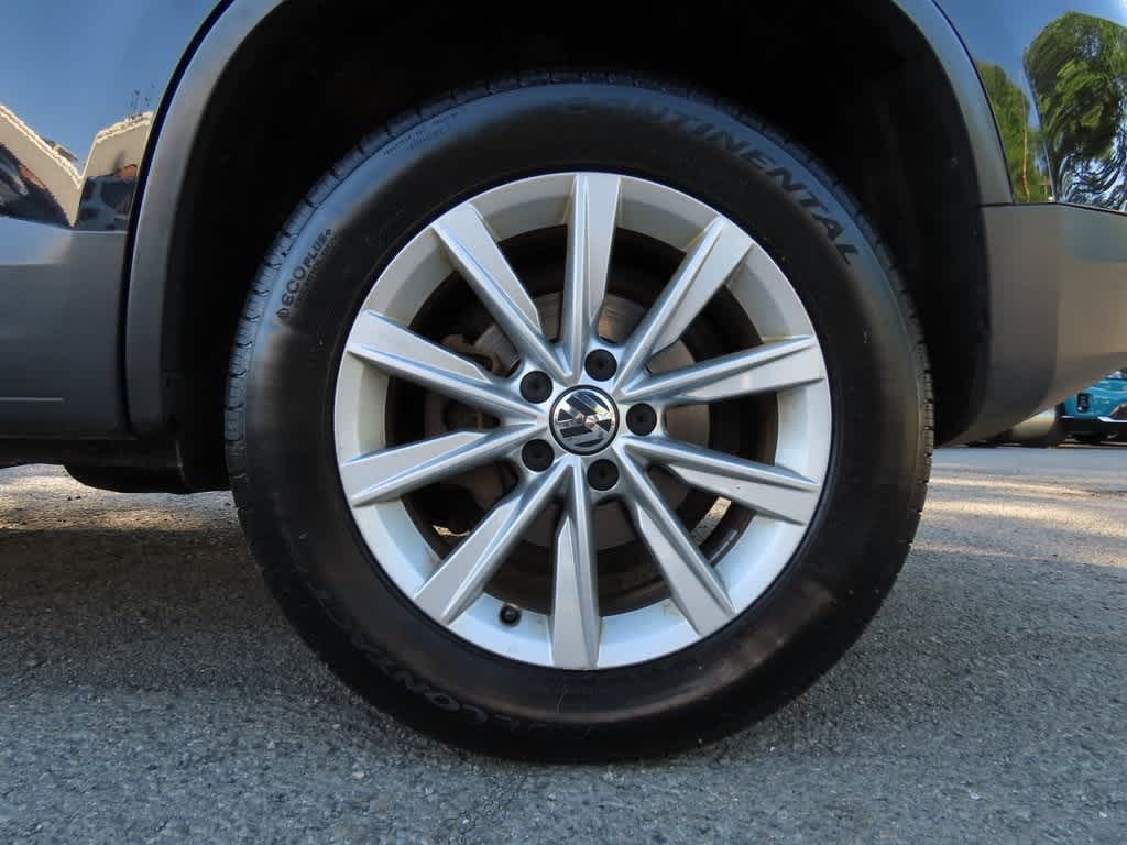 Thumbnail: 2015 Volkswagen Tiguan - 9