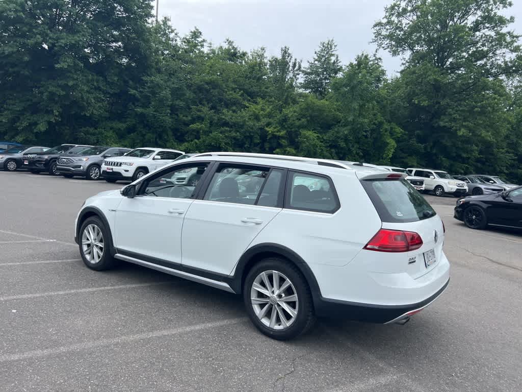 2017 Volkswagen Golf Alltrack SE 14
