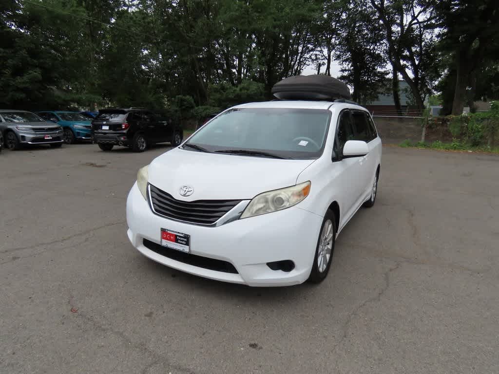 2014 Toyota Sienna LE -
                  Paramus, NJ
