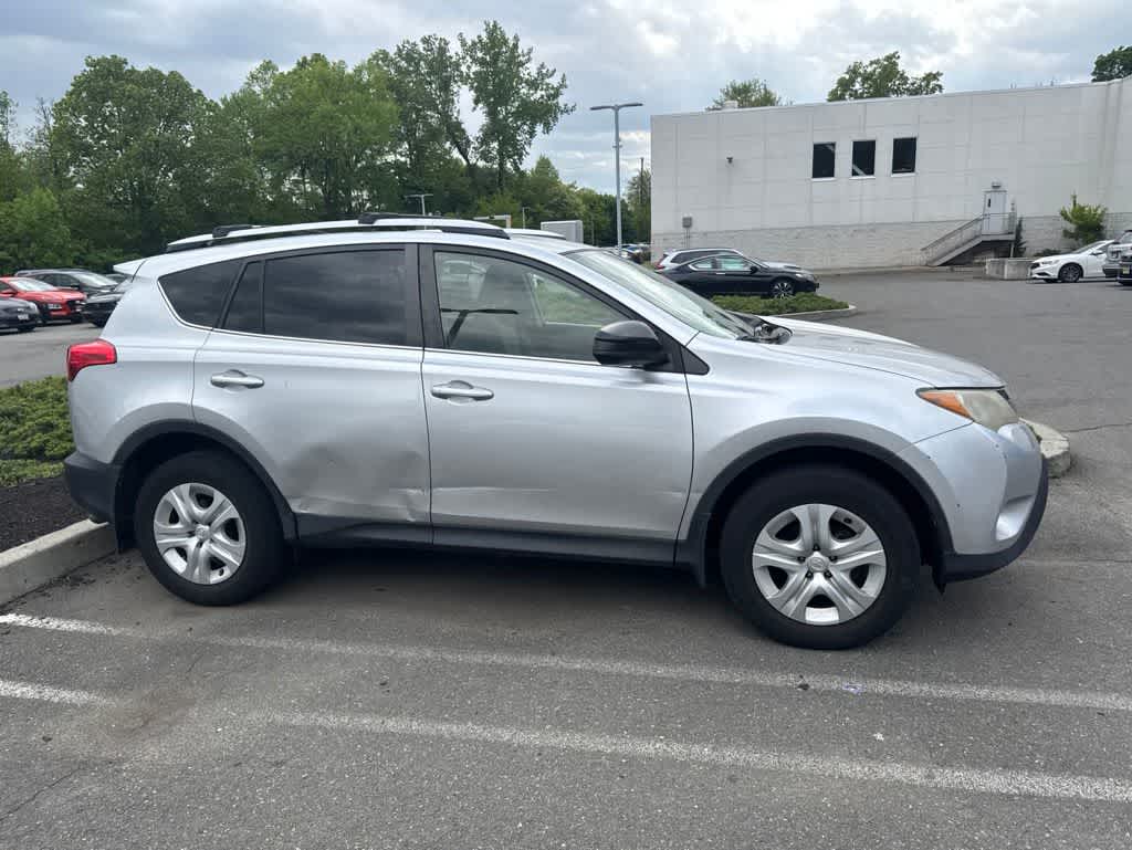 Thumbnail: 2013 Toyota RAV4 - 11