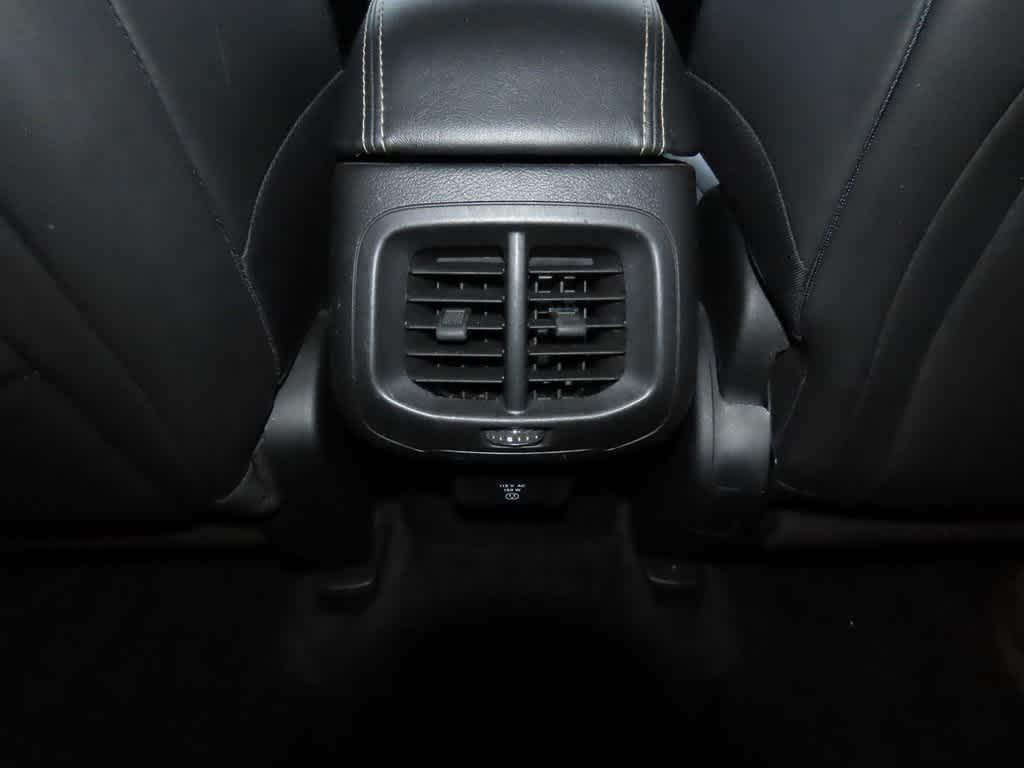 Thumbnail: 2018 Jeep Cherokee - 22