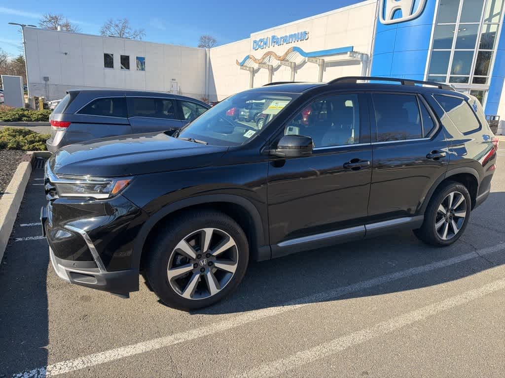 Thumbnail: 2023 Honda Pilot - 2