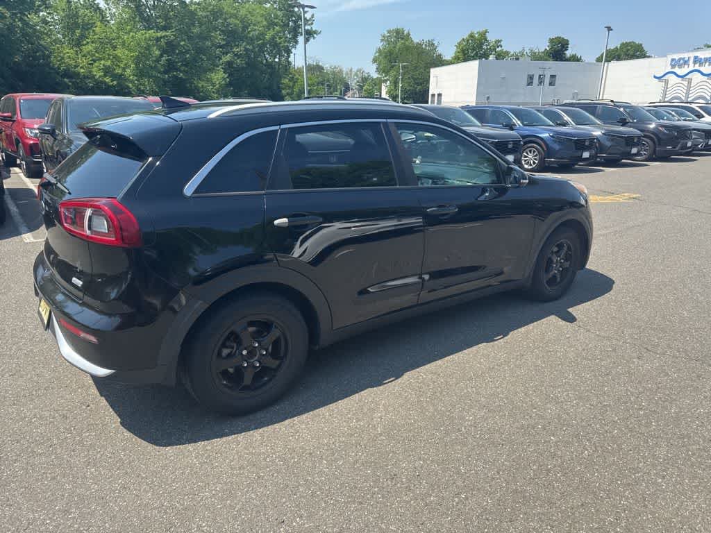 Thumbnail: 2017 Kia Niro - 16