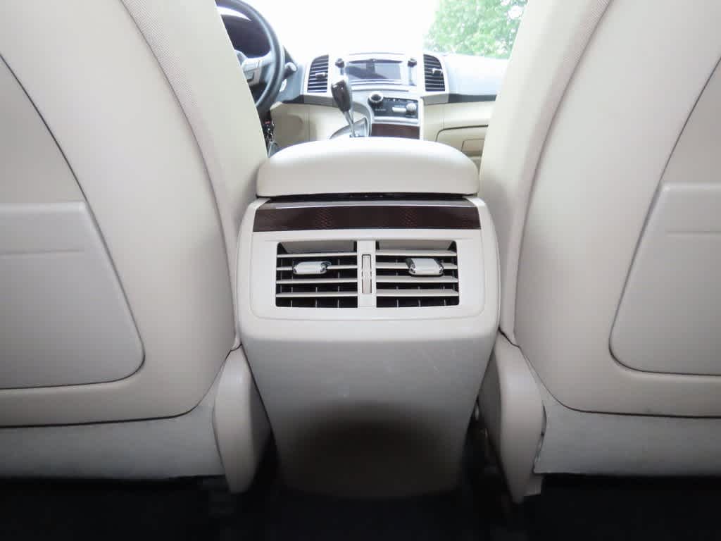 Thumbnail: 2010 Toyota Venza - 22