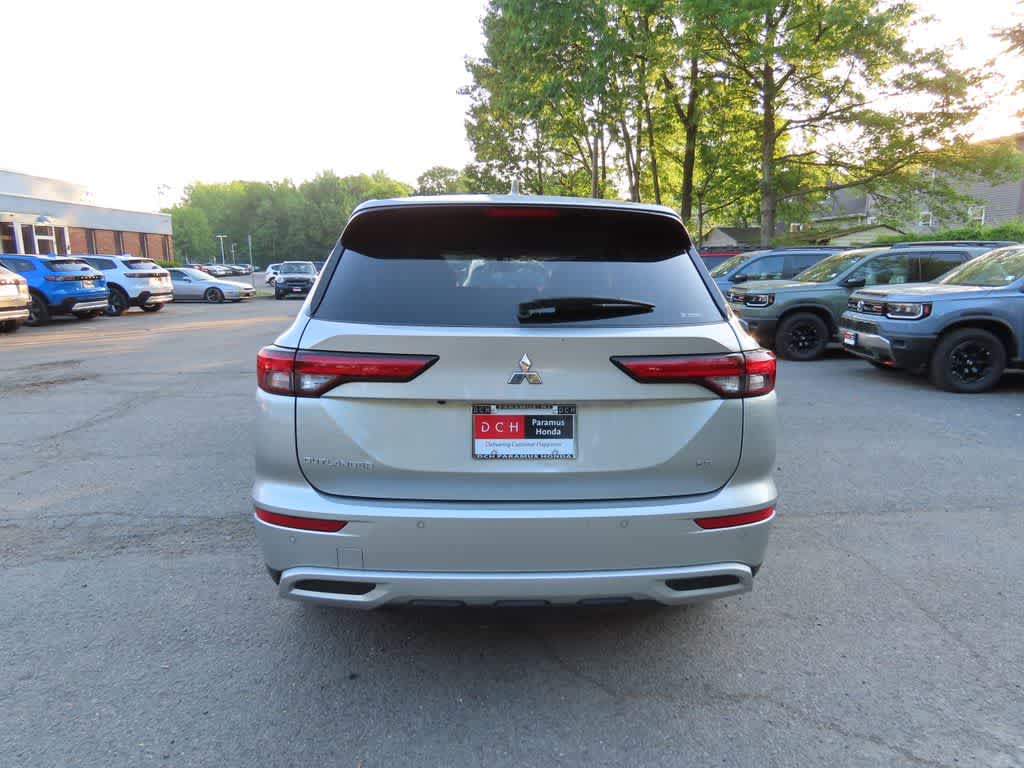 Thumbnail: 2024 Mitsubishi Outlander - 5