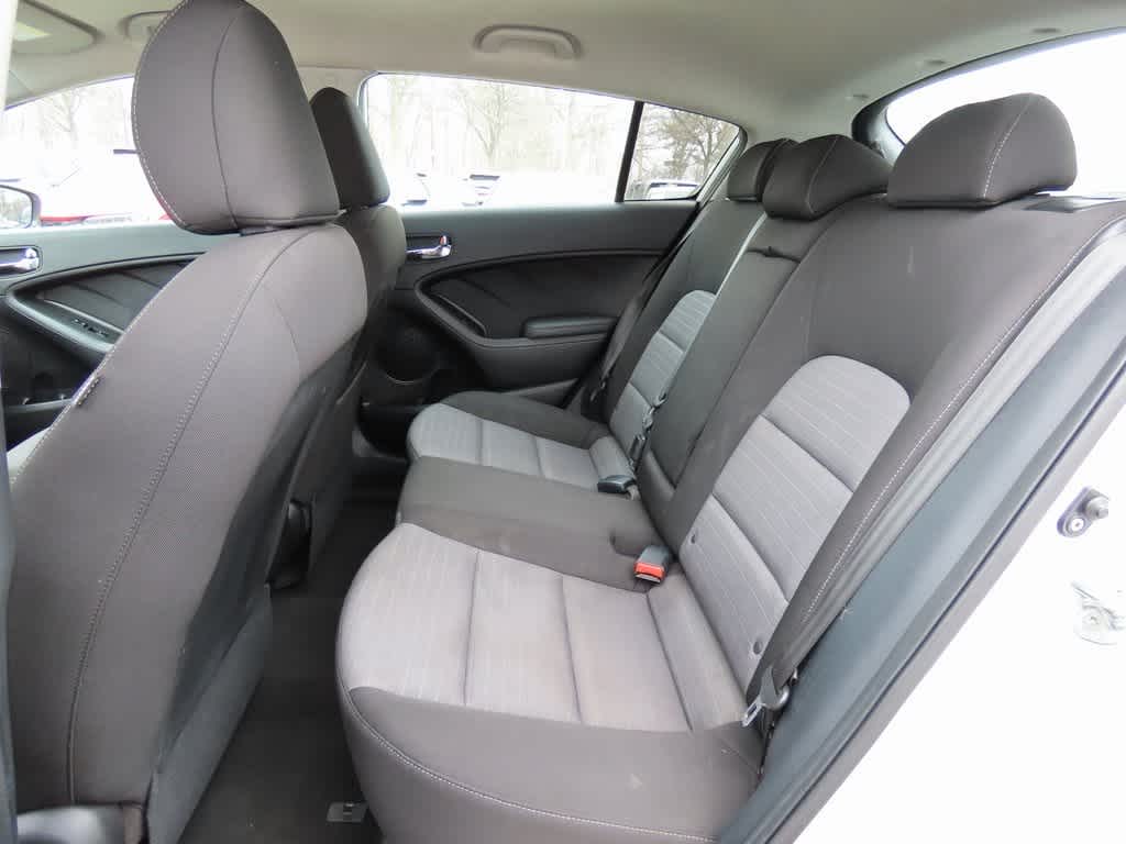 Thumbnail: 2016 Kia Forte - 13