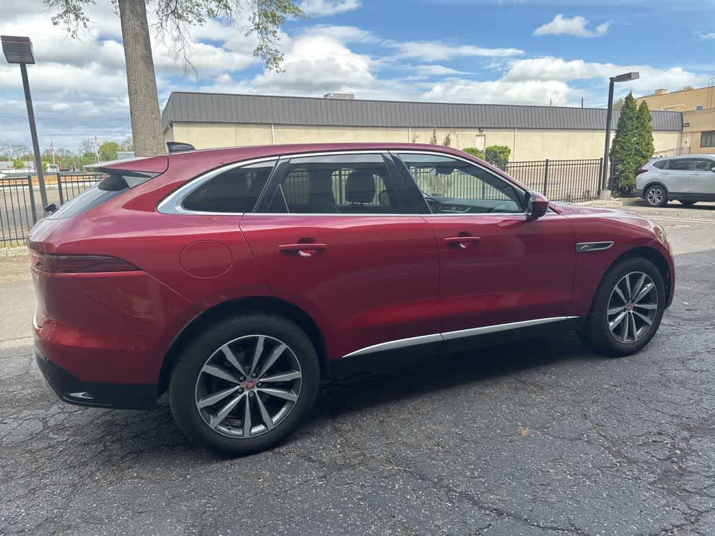 Thumbnail: 2021 Jaguar F-Pace - 16