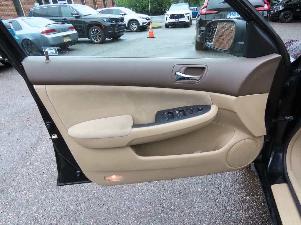 Thumbnail: 2003 Honda Accord - 13
