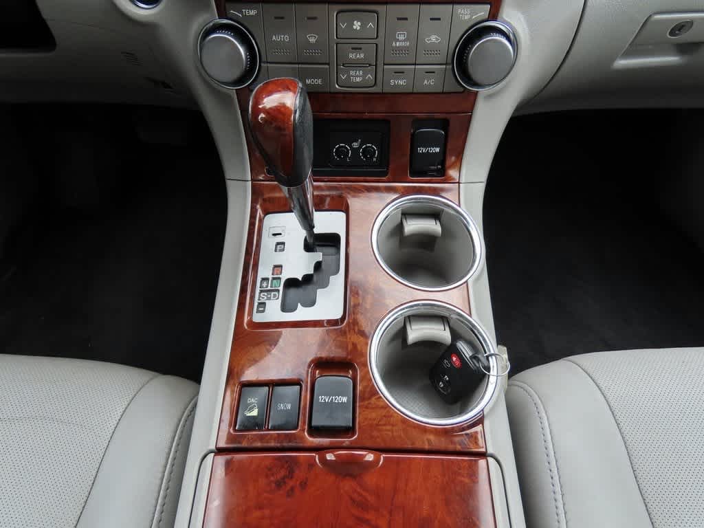 Thumbnail: 2011 Toyota Highlander - 26