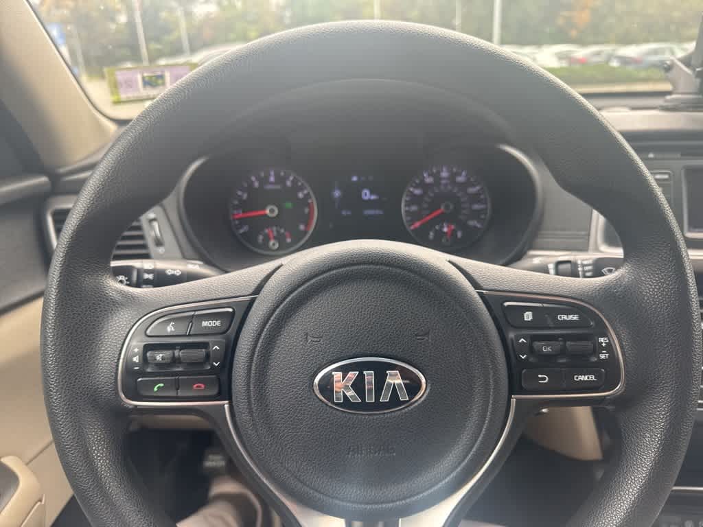 Thumbnail: 2017 Kia Optima - 10