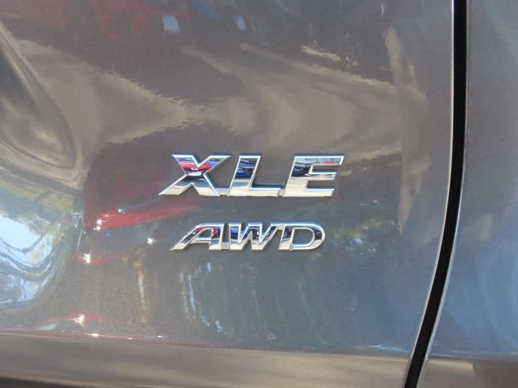 Thumbnail: 2021 Toyota RAV4 - 8