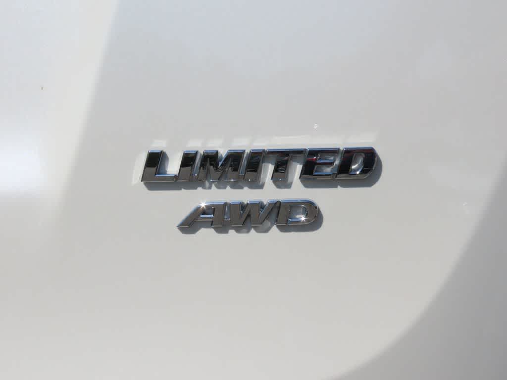 Thumbnail: 2015 Toyota RAV4 - 8