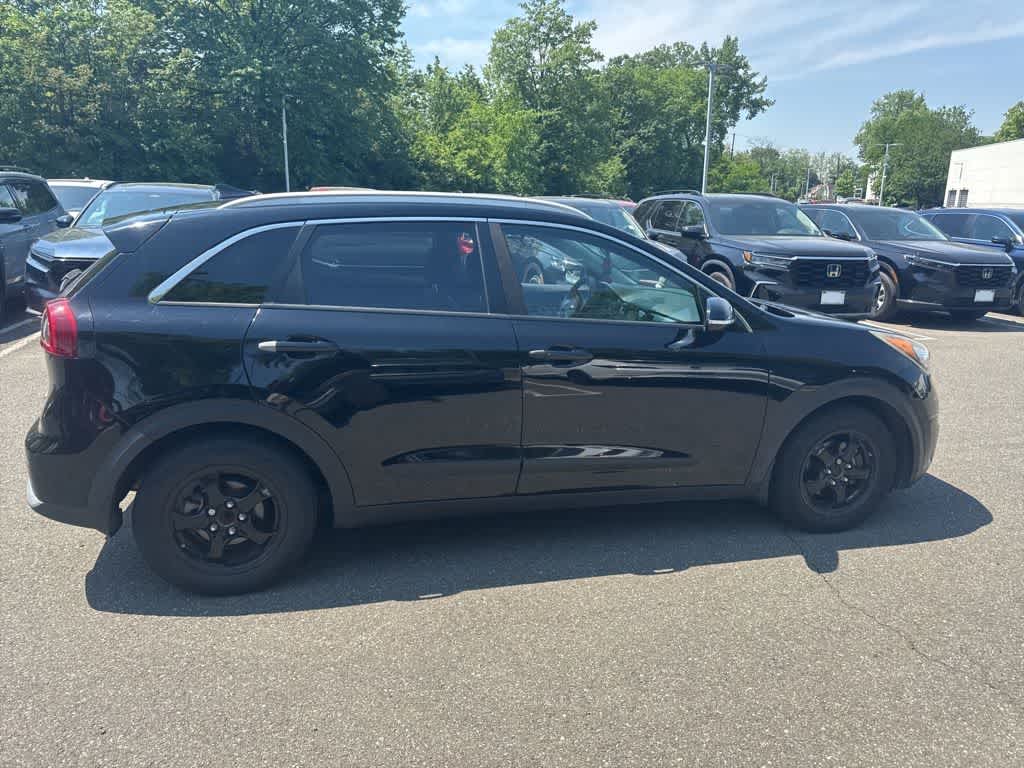 Thumbnail: 2017 Kia Niro - 14