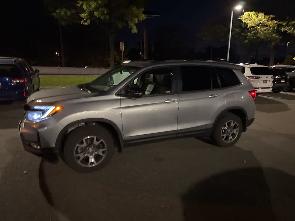 Thumbnail: 2022 Honda Passport - 3