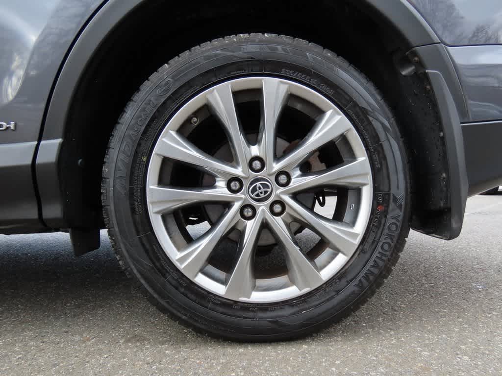 Thumbnail: 2017 Toyota RAV4 - 10