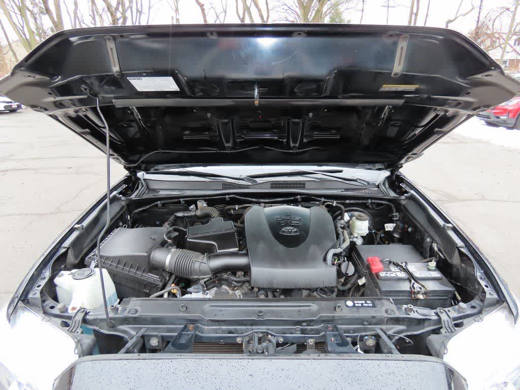 Thumbnail: 2019 Toyota Tacoma - 11