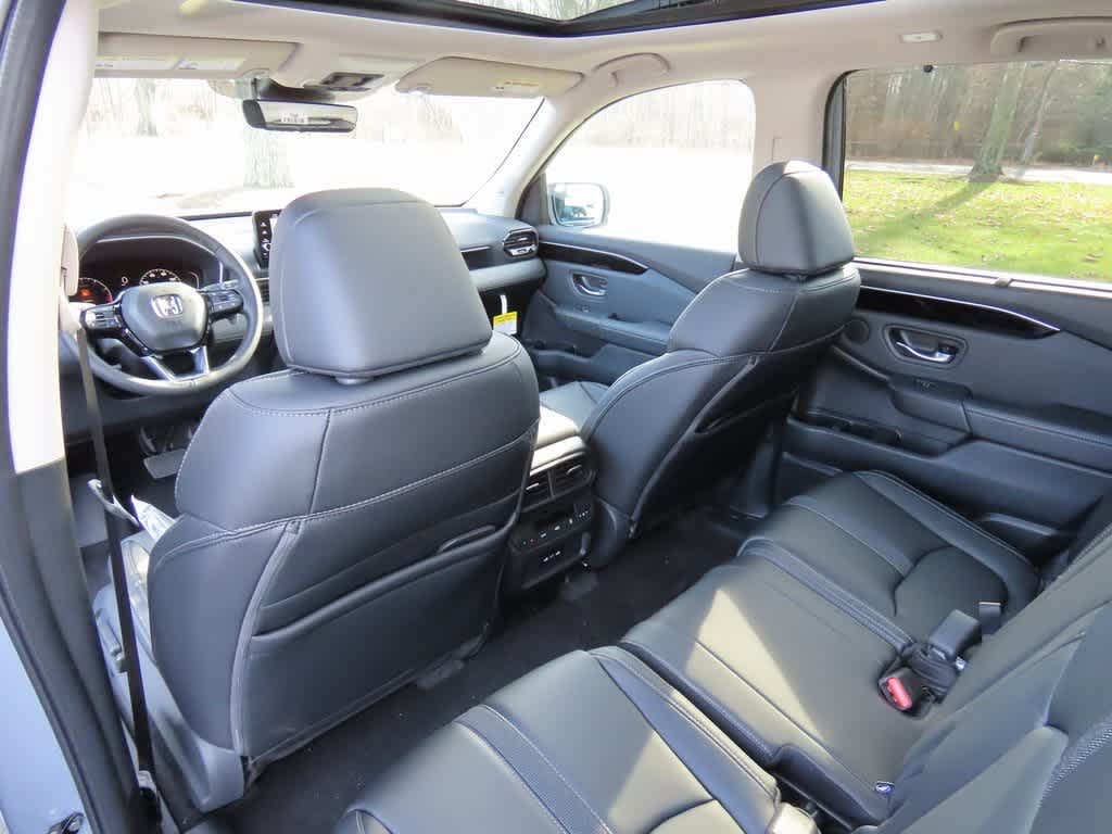 Thumbnail: 2025 Honda Pilot - 16