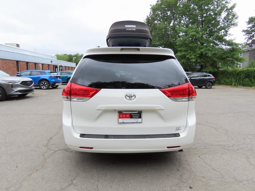 Thumbnail: 2014 Toyota Sienna - 5