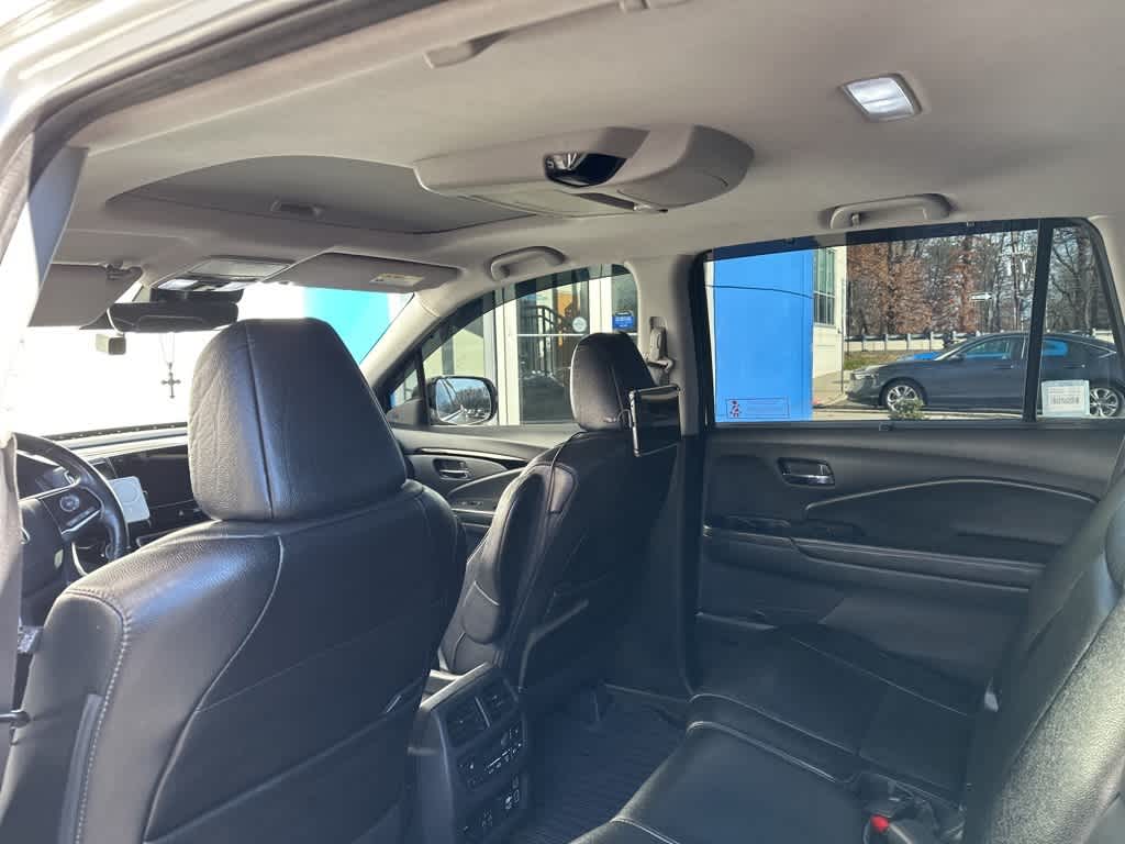 Thumbnail: 2019 Honda Pilot - 12