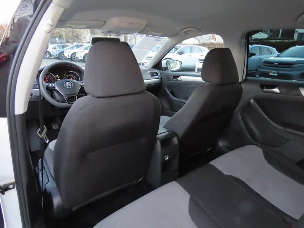 Thumbnail: 2018 Volkswagen Jetta - 13