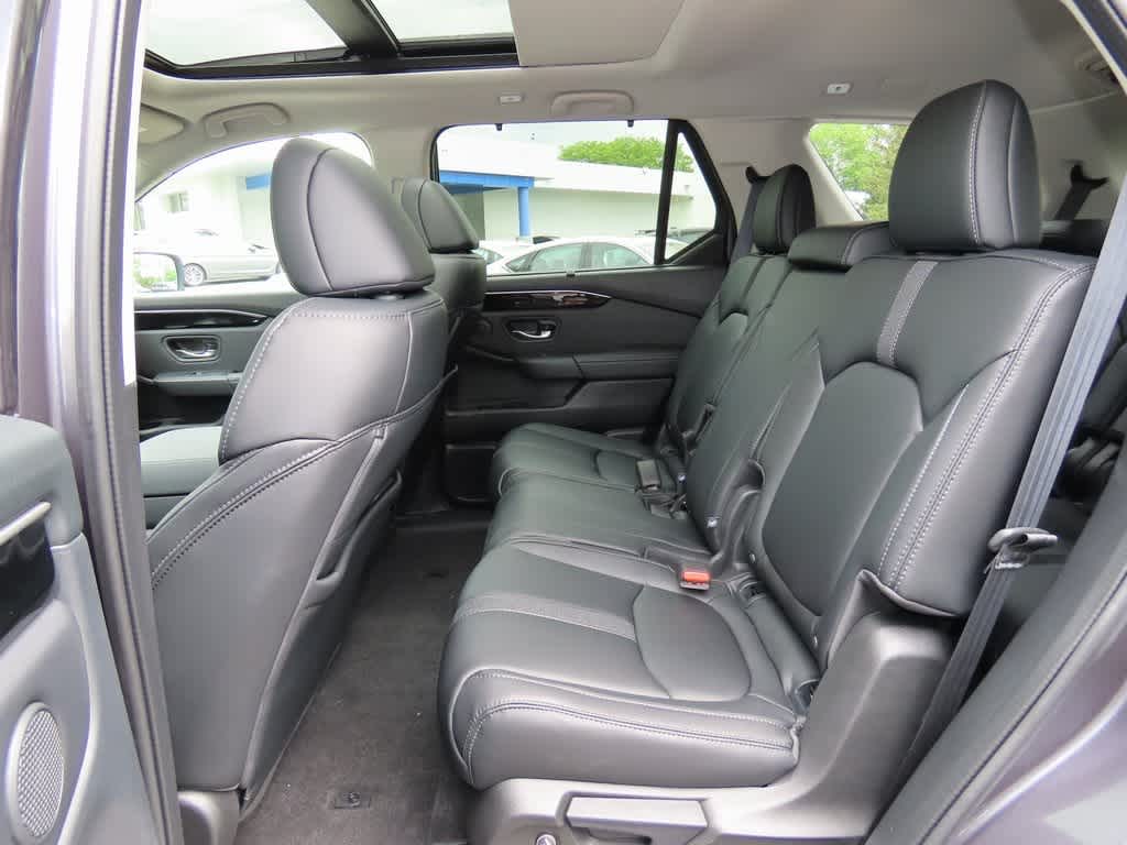2025 Honda Pilot Touring 13