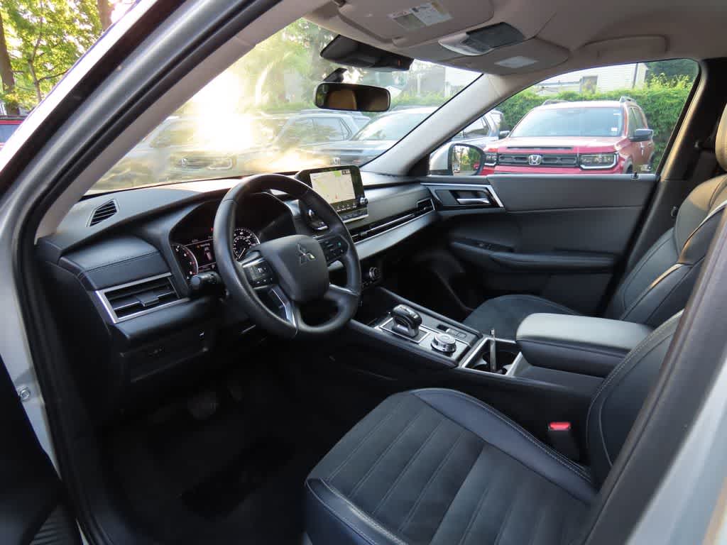 Thumbnail: 2024 Mitsubishi Outlander - 2