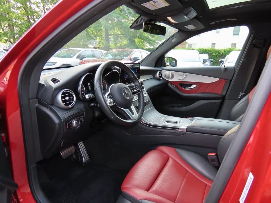2021 Mercedes-Benz GLC 300 2