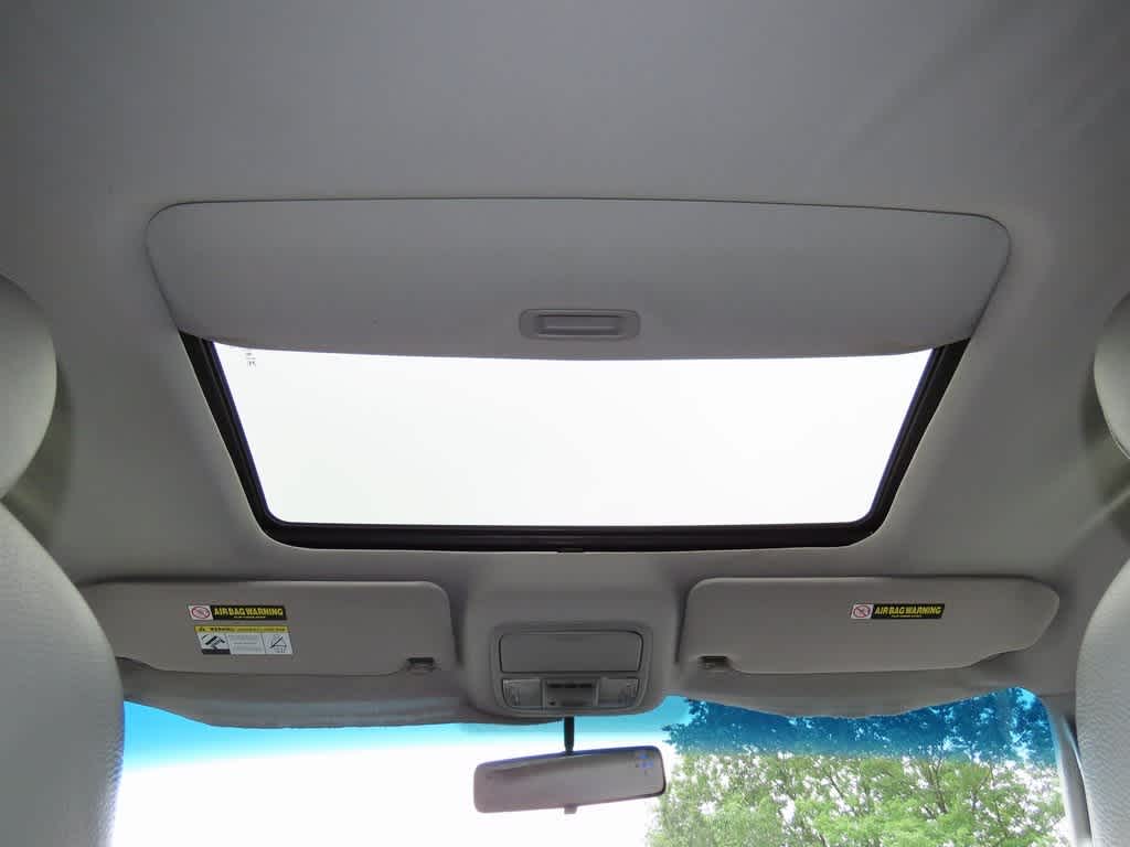 Thumbnail: 2011 Honda Ridgeline - 21