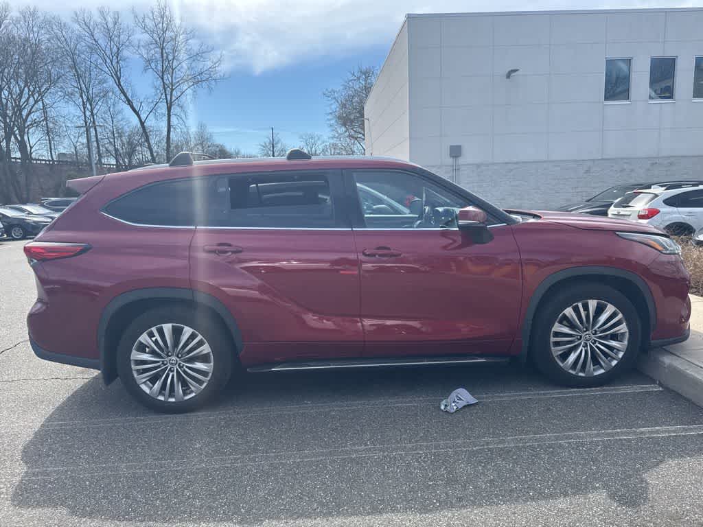 Thumbnail: 2021 Toyota Highlander - 9