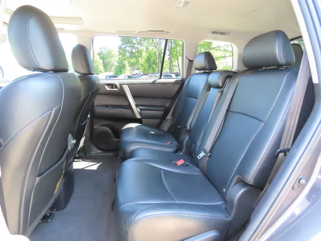 Thumbnail: 2013 Toyota Highlander - 14