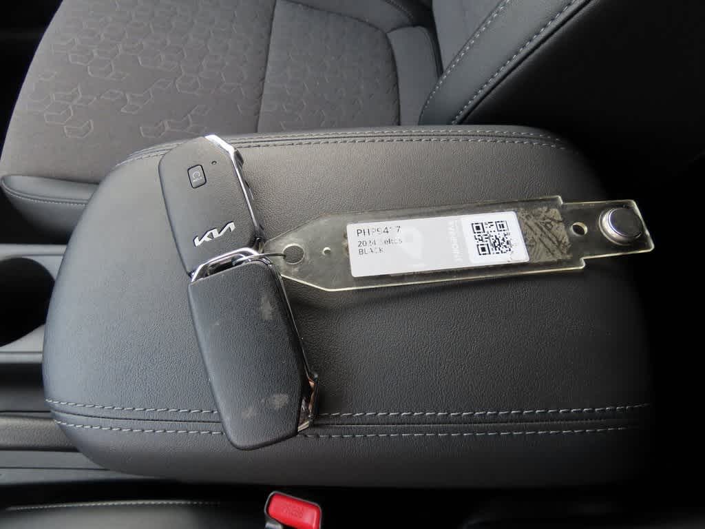 Thumbnail: 2024 Kia Seltos - 27