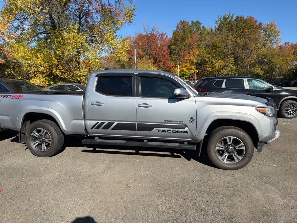 Thumbnail: 2019 Toyota Tacoma - 7