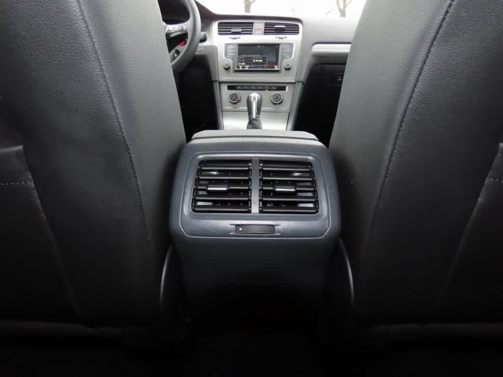 Thumbnail: 2016 Volkswagen Golf - 23