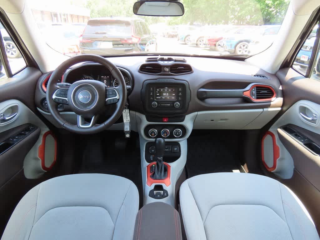 Thumbnail: 2015 Jeep Renegade - 19