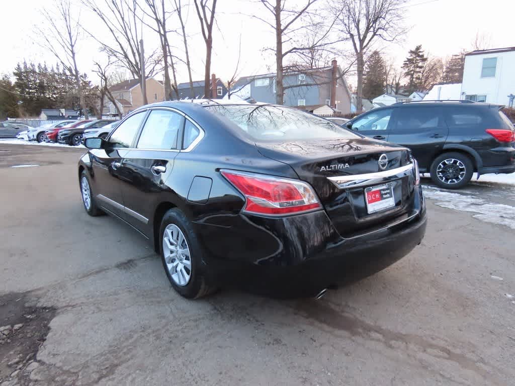 Thumbnail: 2015 Nissan Altima - 4
