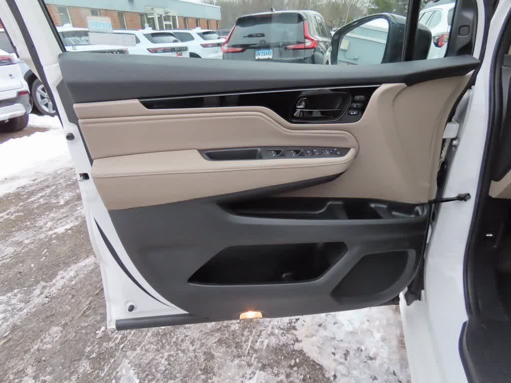 Thumbnail: 2023 Honda Odyssey - 18