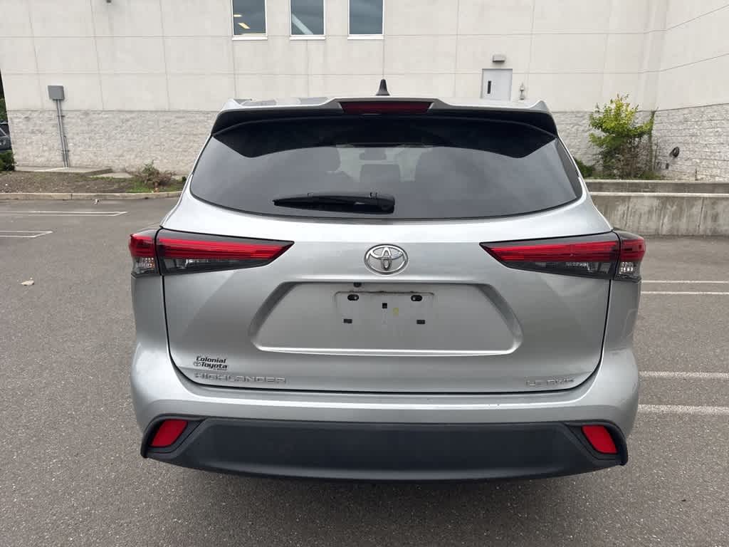 Thumbnail: 2022 Toyota Highlander - 14
