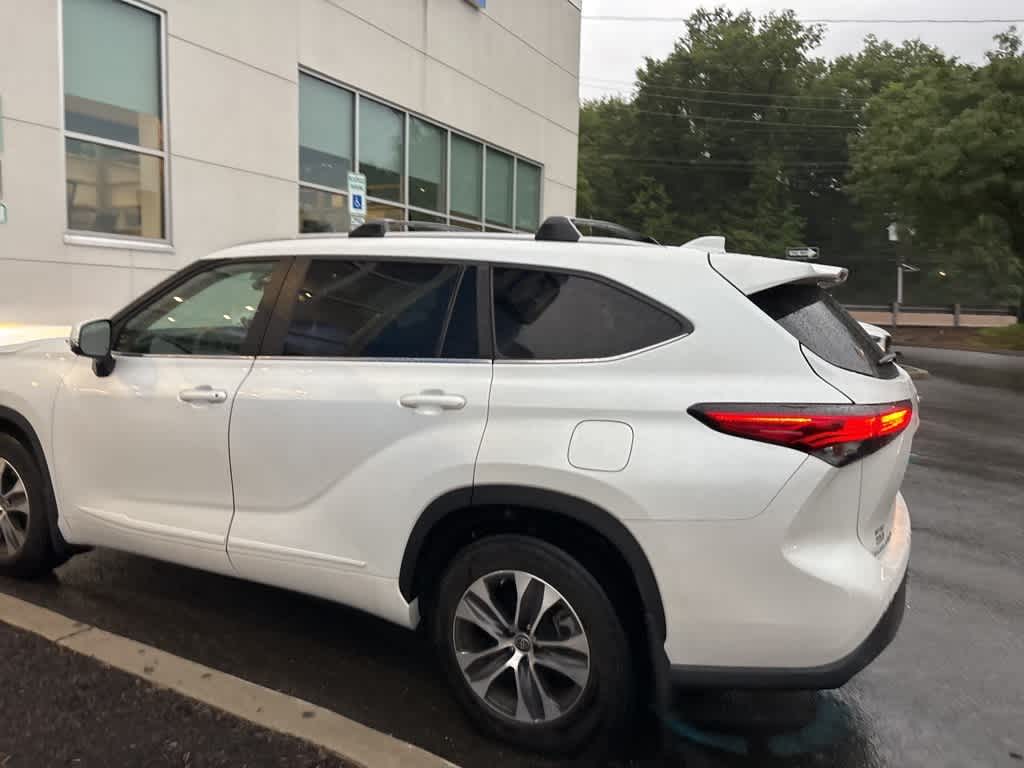 Thumbnail: 2023 Toyota Highlander - 6